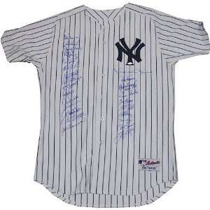  New York Yankees 1998 Team Autographed Jersey: Sports 