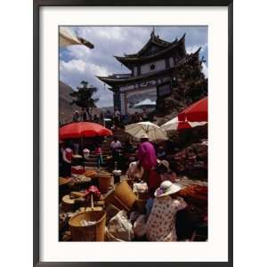: Market Day on Small Palou Island, Lake Erhai, Yunnan, China Lonely 