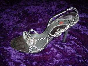 WILD ROSE womens silver HIGH HEEL strappy sandals rhinestone size 6 