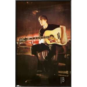Justin Bieber   Guitar Lamina Framed Poster Print, 23x35  