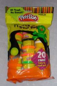 Play Doh   Halloween Trick or Treat Bag   20 cans  