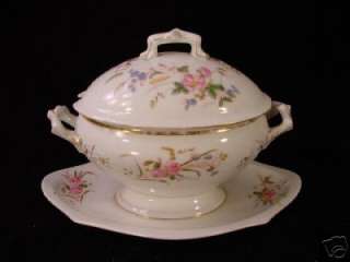   1894   1900 DELINIERS AND COMPANY GRAVY BOAT WITH ATTACHED UNDER PLATE