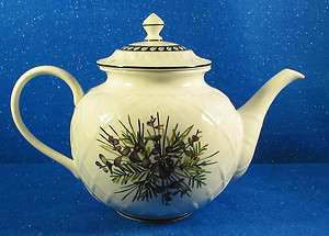    Siimply Gorgeous Etchings Pattern Carved Large Teapot New in Box