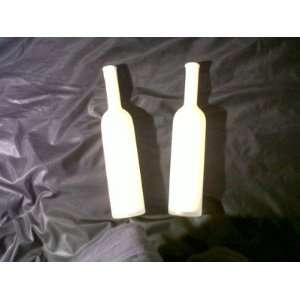   PAIR OF MATCHING COLOR BOTTLES*****VINTAGE: Everything Else