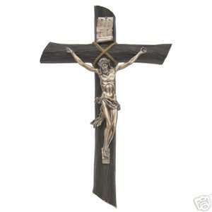  Catholic 9 Resin INRI Golden Wall Hanging Crucifix: Home 