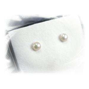  Silver Peace Gemstone Stud Earrings   Mother of Pearl 