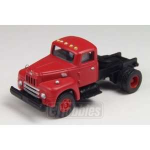  HO IH R 190 Tractor, Red: Toys & Games