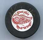 Nicklas Lidstrom Detroit Red Wings Signed Hockey Puck AUTO