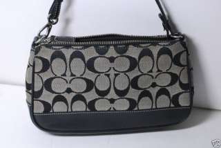 COACH GENUINE,CUTE LEATHER BAG IN EXCELLENT CONDITIONS  